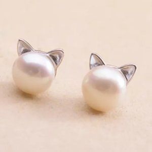 TT-Faux Pearl and Silvertone Cat Ears Earrings